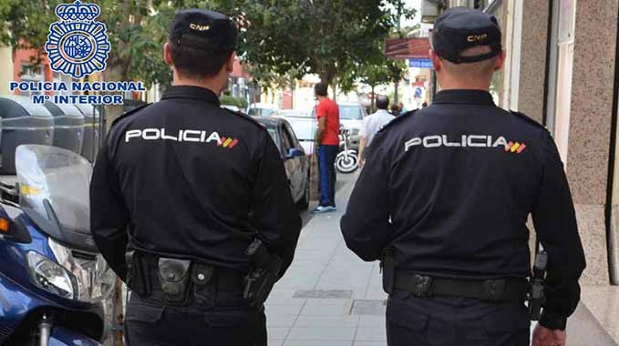 La Policía registró tres domicilios en Cantabria.