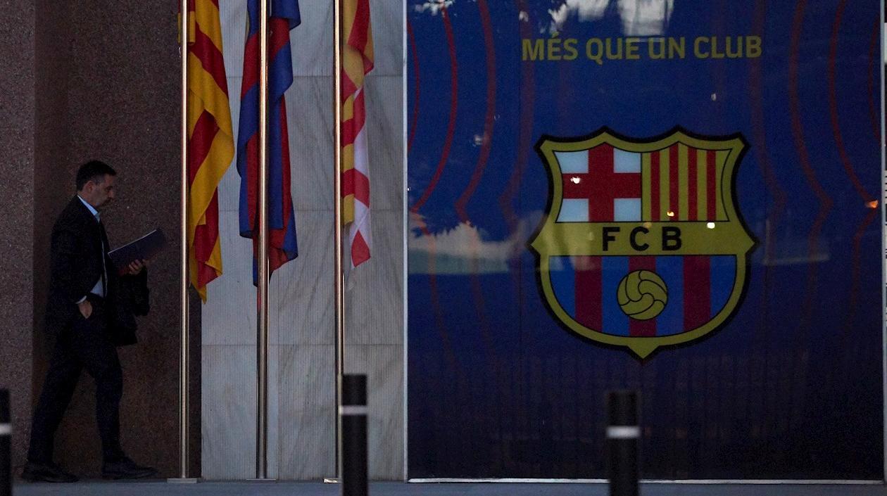 El presidente del FC Barcelona, Josep Maria Bartomeu, a su salida de la reunión de la Junta Directiva.