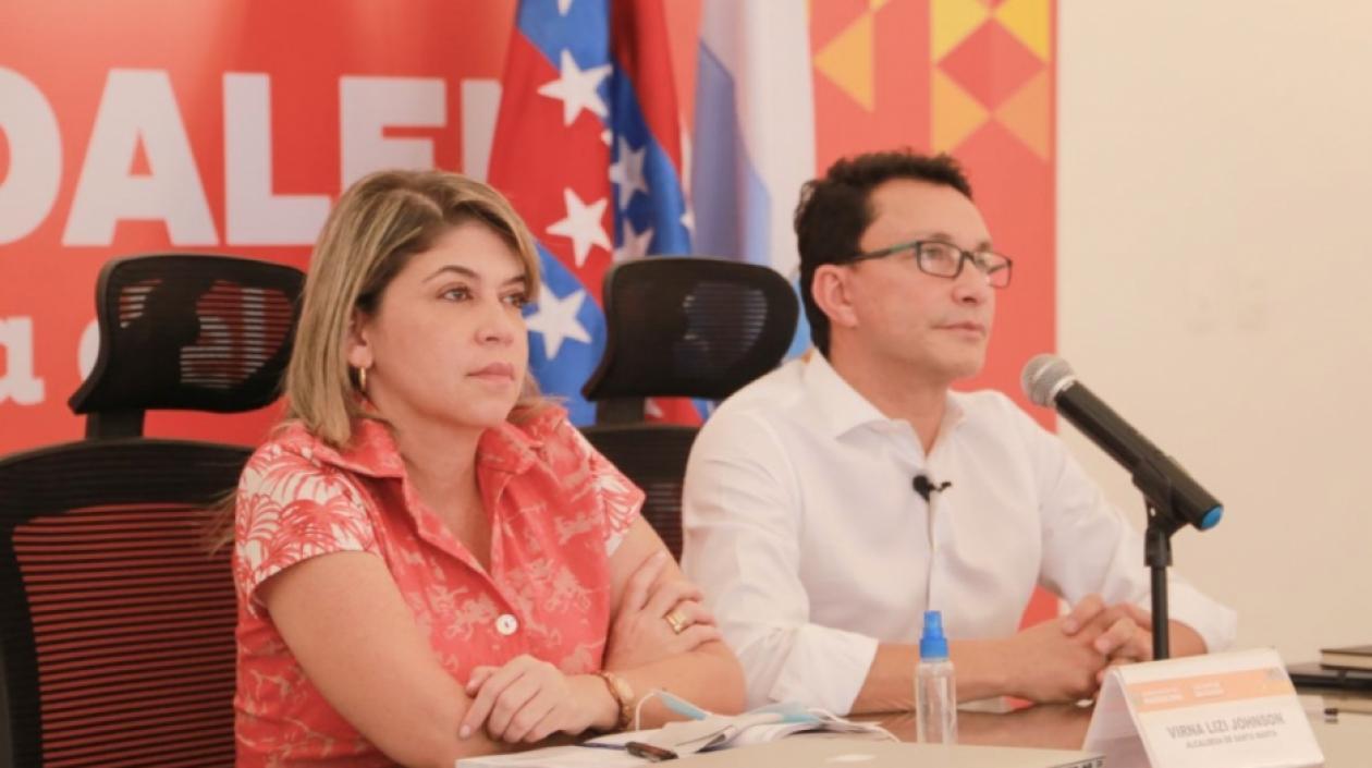La alcaldesa de Santa Marta, Virna Johnson y el gobernador del Magdalena, Carlos Caicedo
