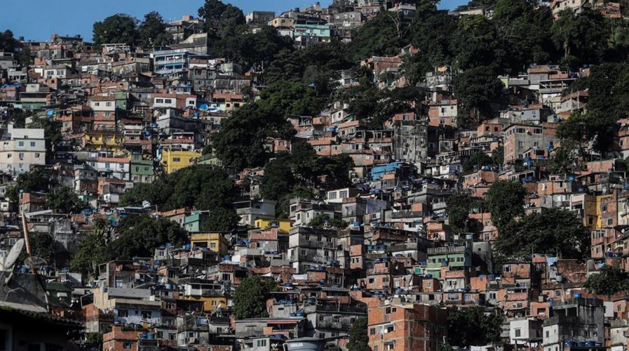 Fotografía de la favela Rocinha durante la pandemia del coronavirus en Río de Janeiro (Brasil). 