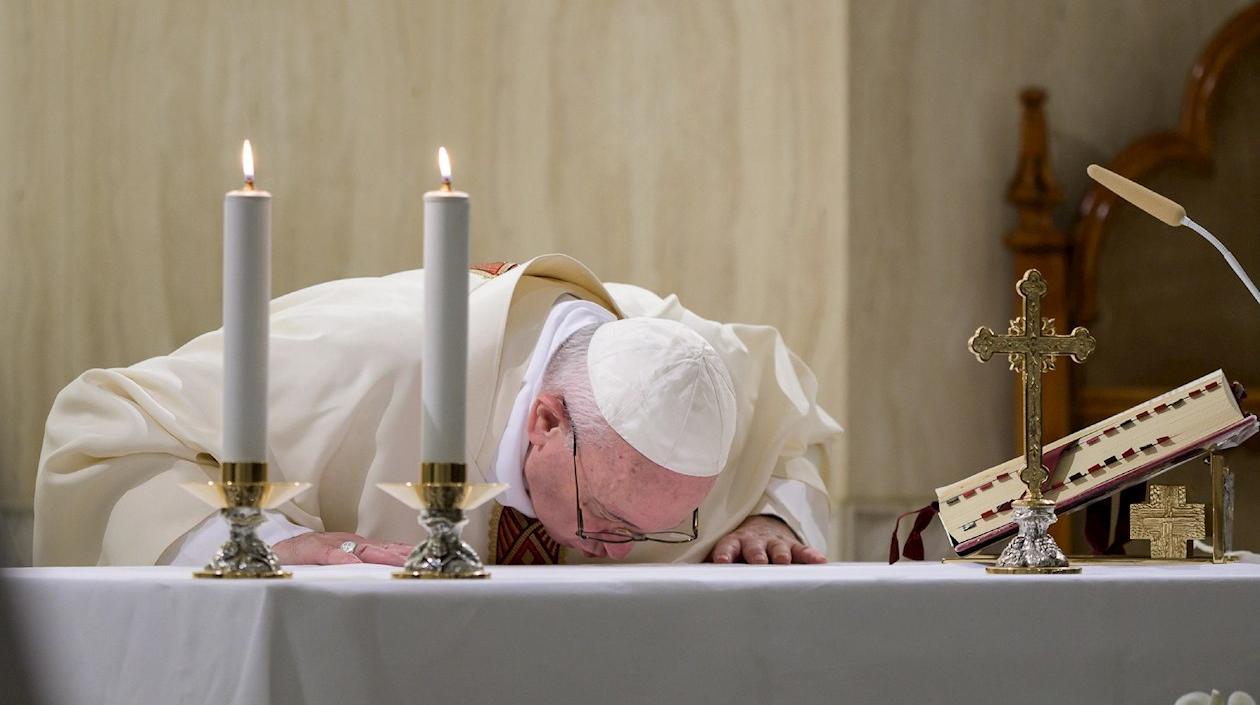 Papa Francisco en una misa celebrada este lunes en El Vaticano.
