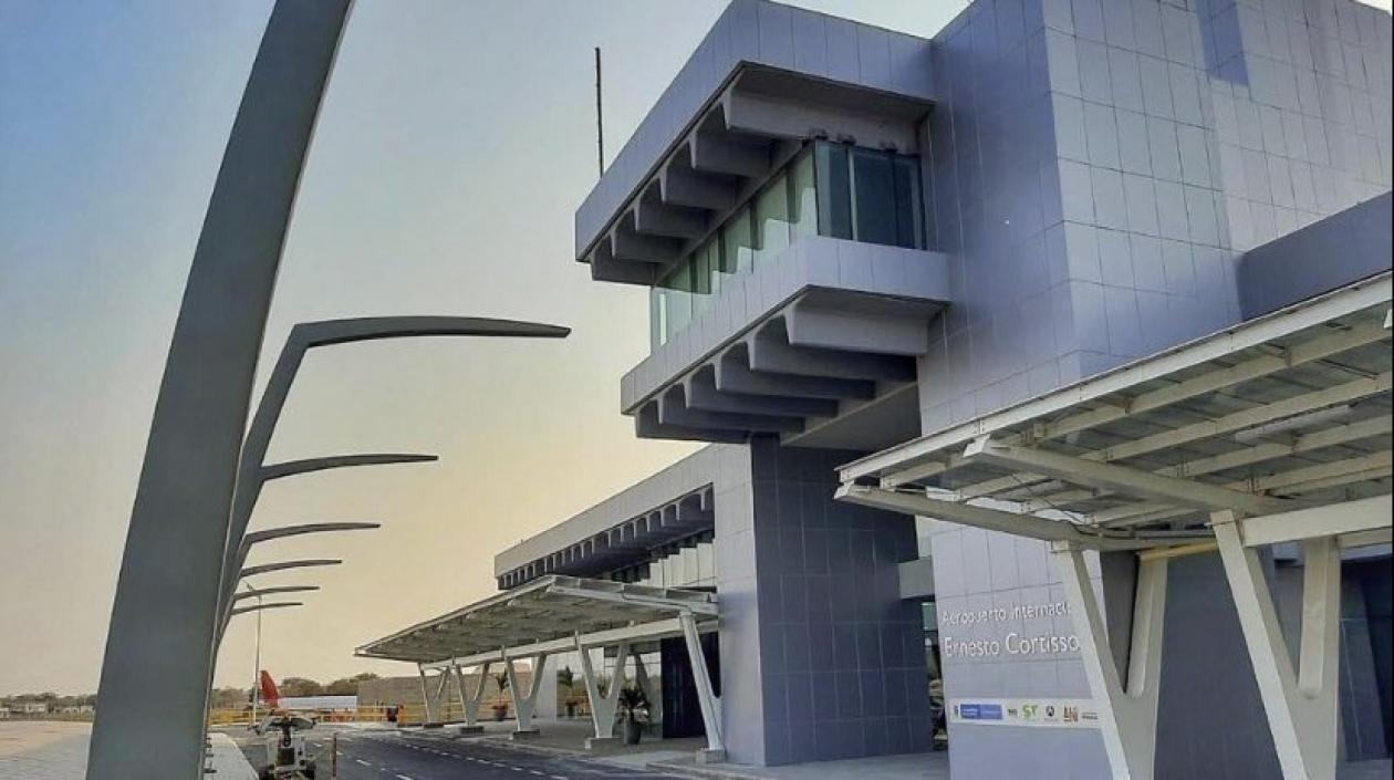 La nueva fachada del aeropuerto Ernesto Cortissoz.