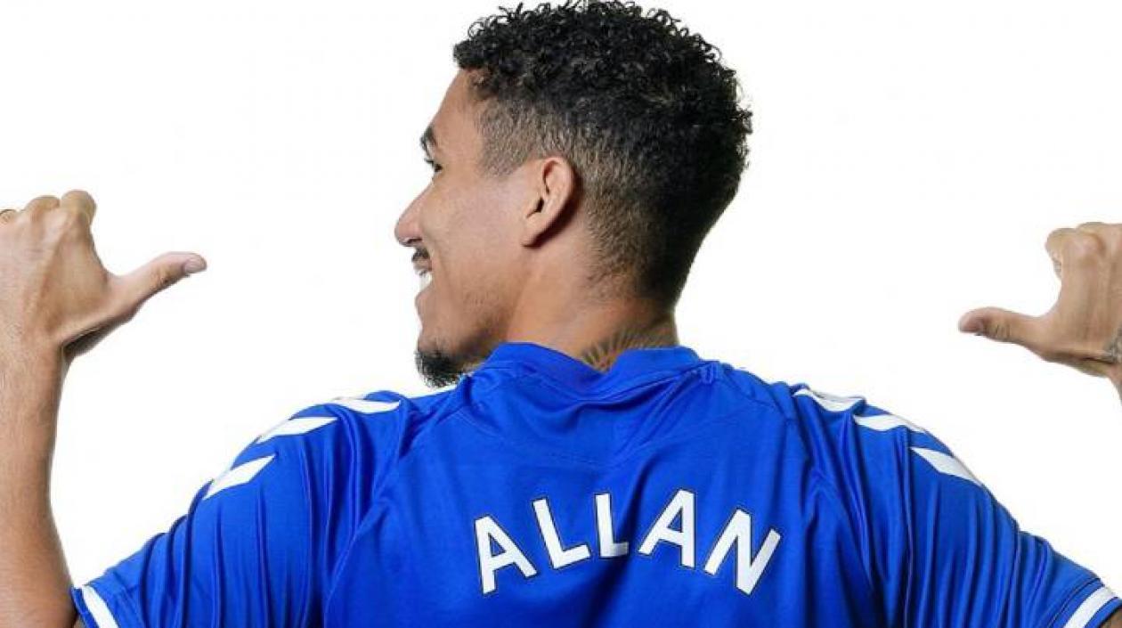 Allan con la camiseta del Everton.