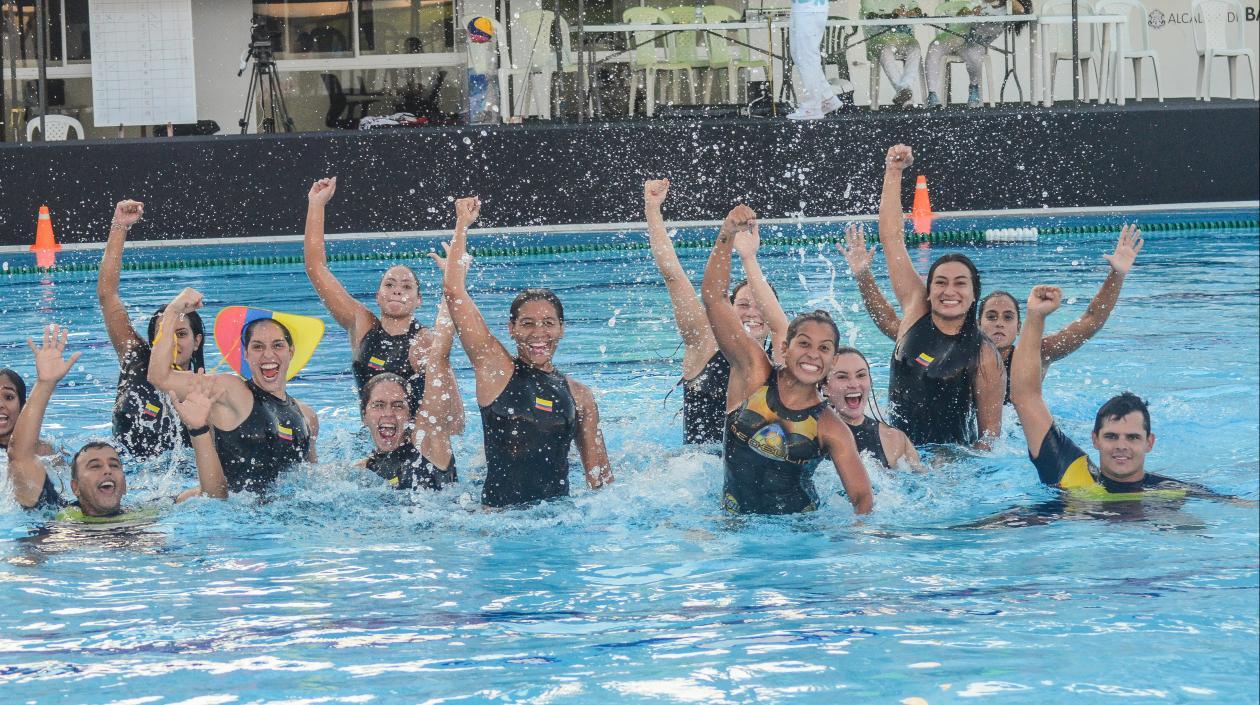 Las jugadoras colombianas celebran el triunfo. 