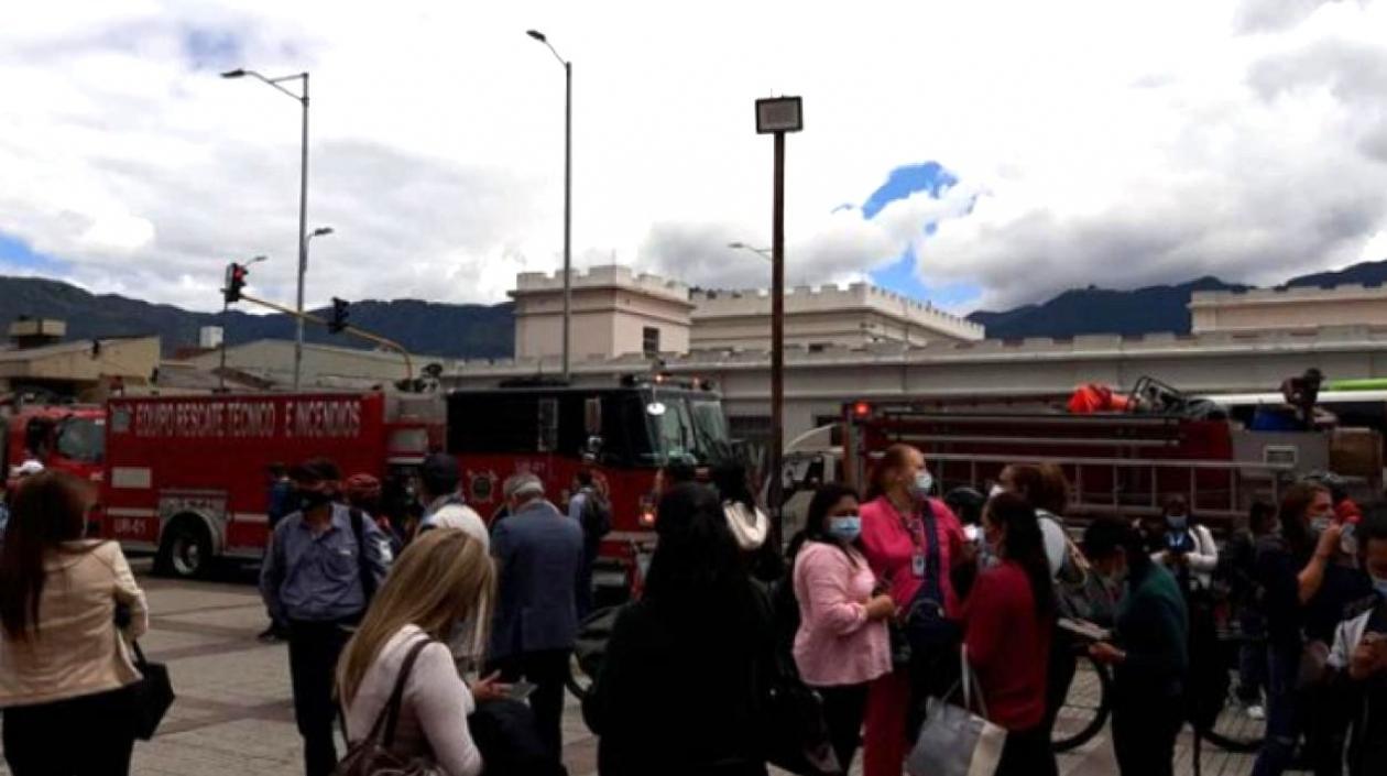 Personal evacuado en Bogotá. 