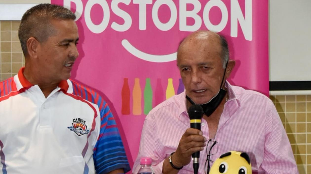 Carlos Bolívar, director del torneo, y Carlos Peña, homenajeado. 