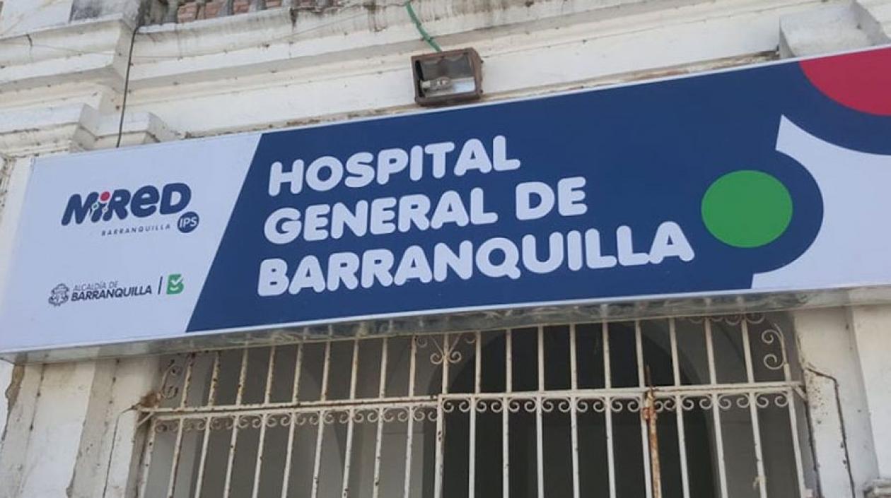 Los tres heridos reciben atención médica en el Hospital General de Barranquilla. 