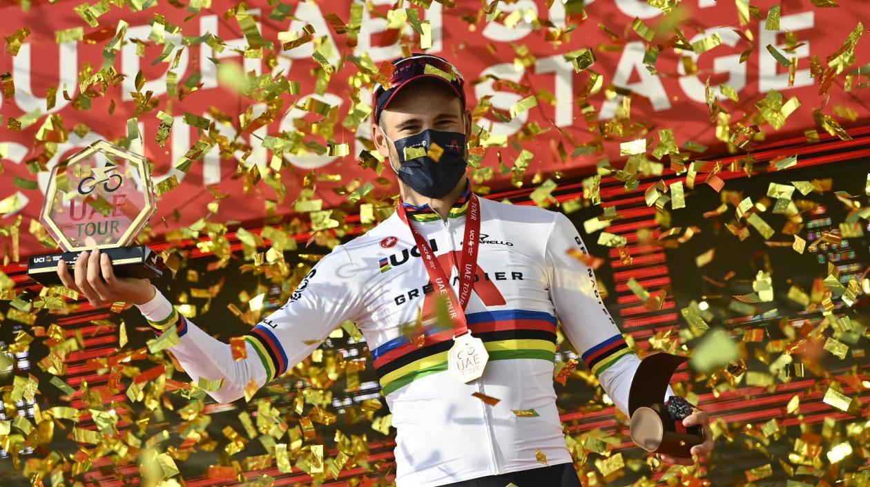 El italiano Filippo Ganna (Ineos) fue premiado por su triunfo en la etapa.