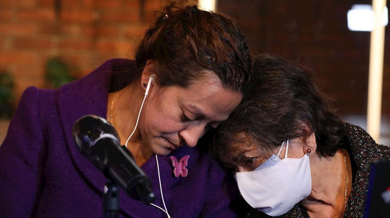 La periodista Jineth Bedoya junto a su madre Luz Nelly Lima.