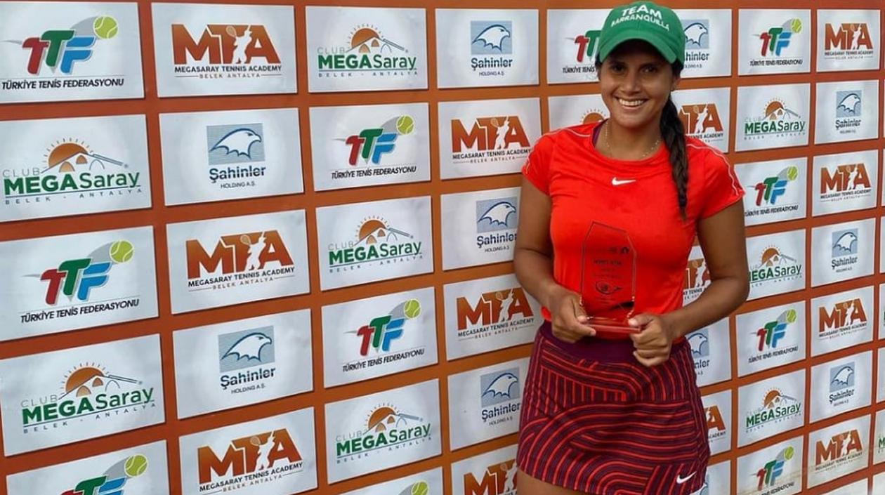 María Paulina Pérez, tenista del Atlántico. 