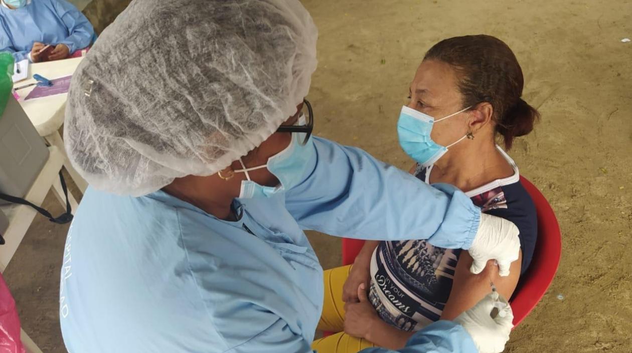 La jornada de vacunación en Soledad avanza a buen ritmo. 