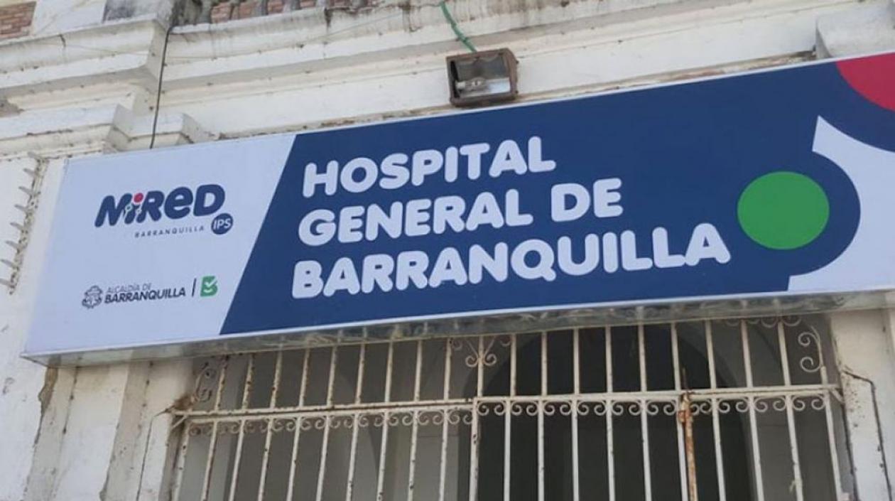 La niña recibe atención médica en el Hospital General de Barranquilla. 