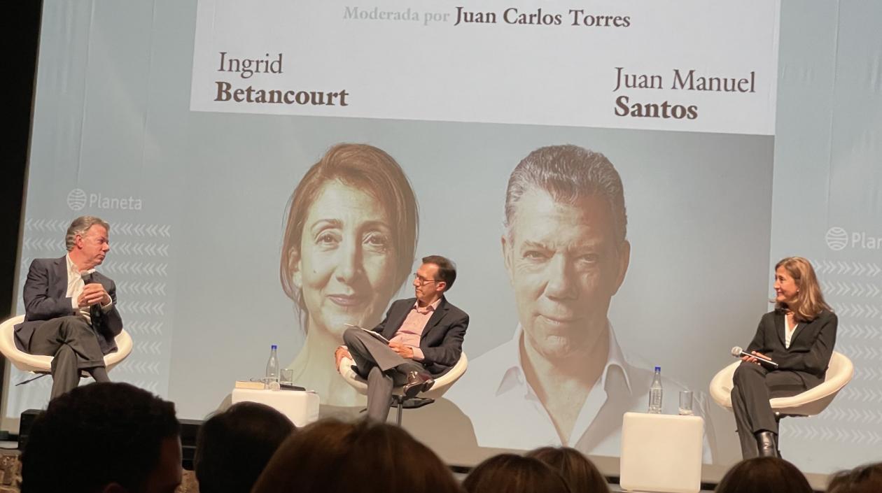 Juan Manuel Santos e Íngrid Betancourt.