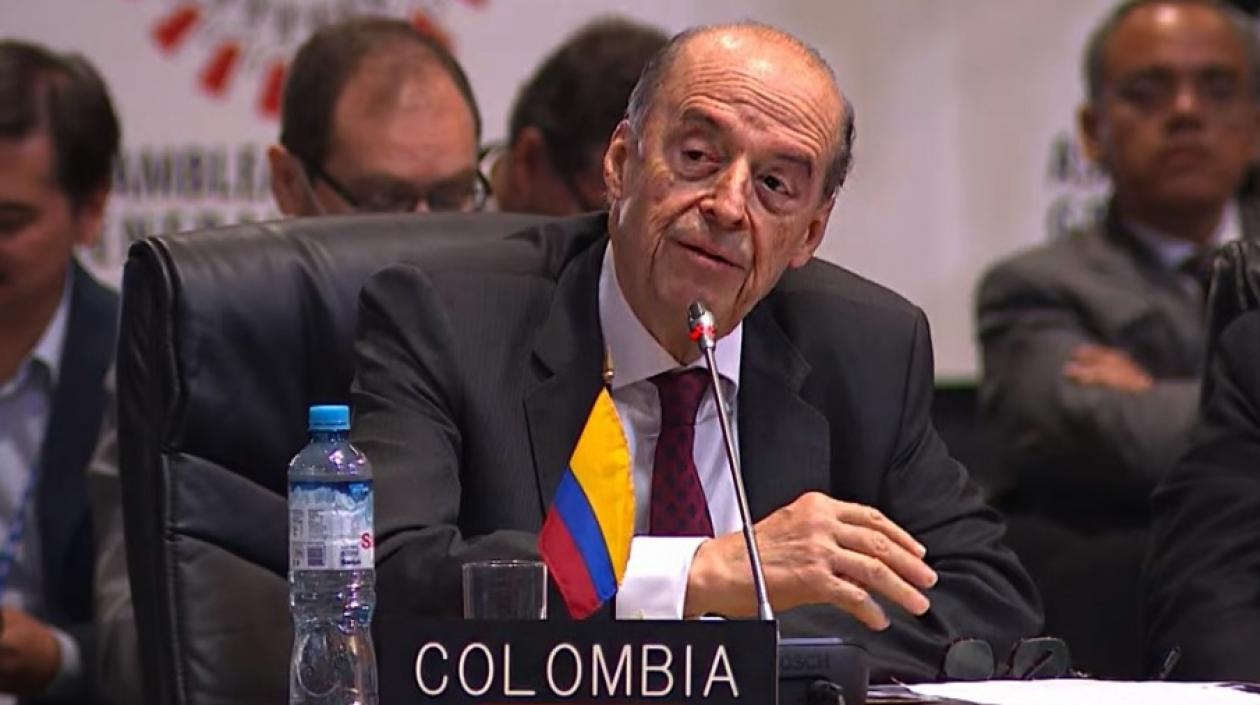 El canciller Álvaro Leyva agradece el respaldo de la OEA a la 'paz total'.