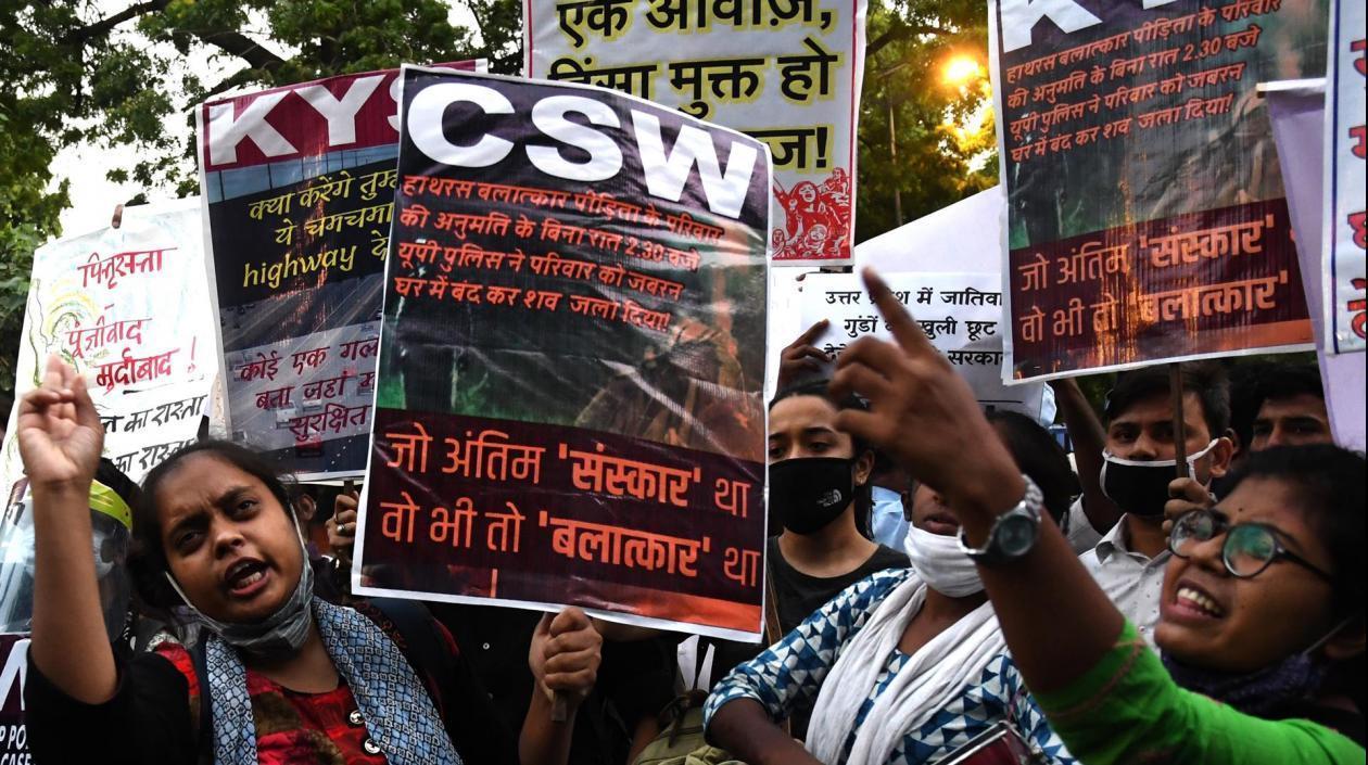 Manifestaciones en la India por violación en grupo de una menor.