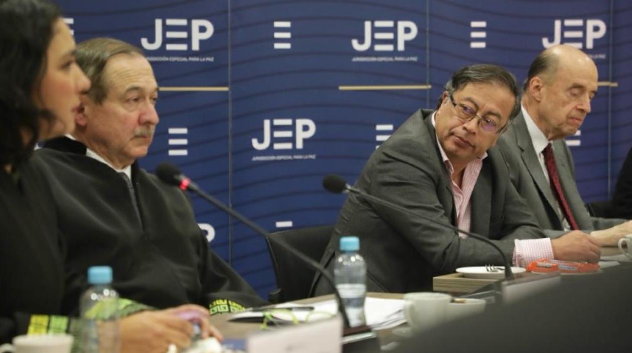 El presidente electo Gustavo Petro en la visita que hizo a la JEP: