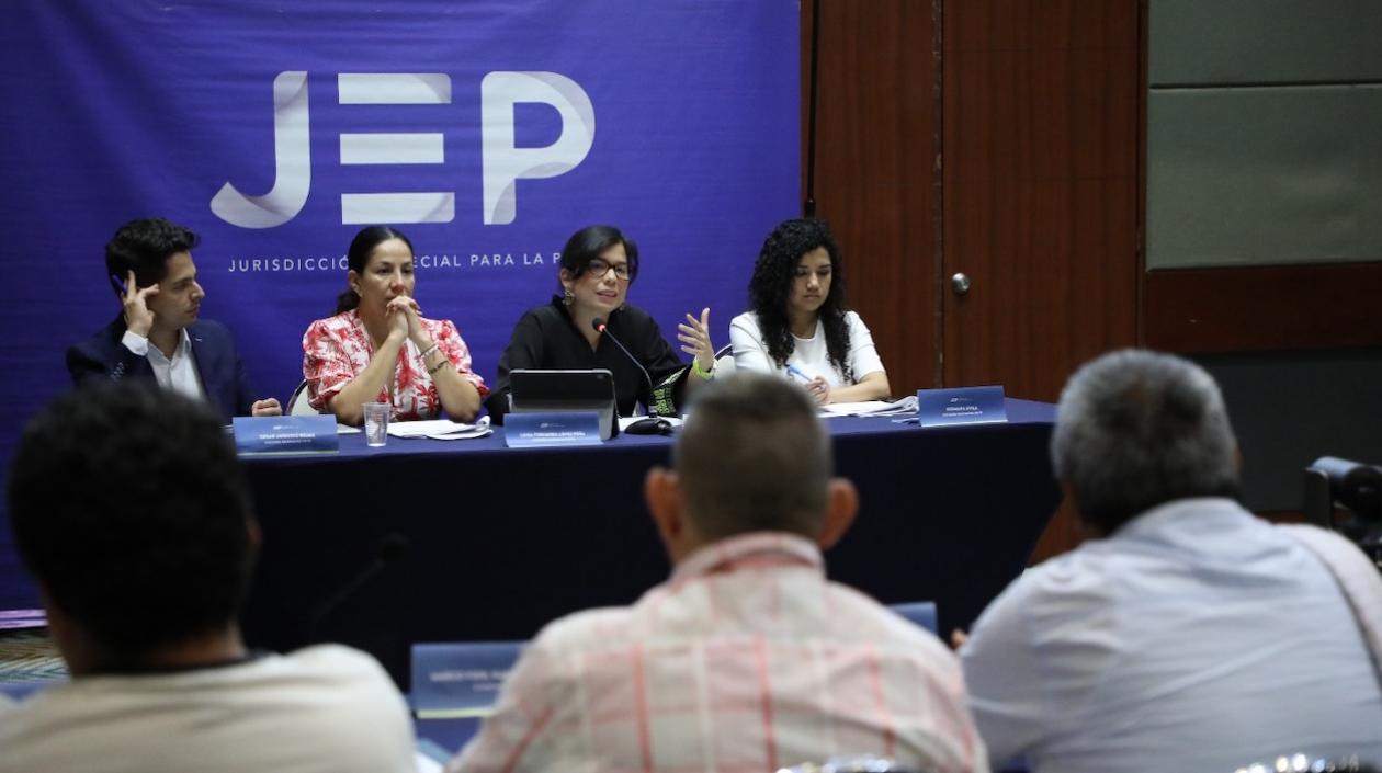 Reconocimiento del crimenes de las FARC en sesión de la JEP.