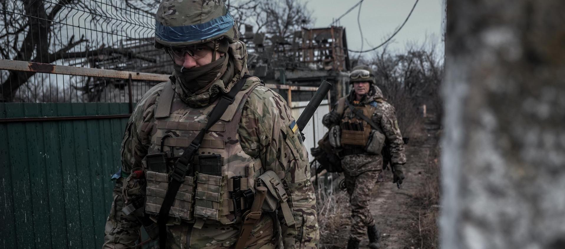 Soldados ucranianos en el frente oriental del país
