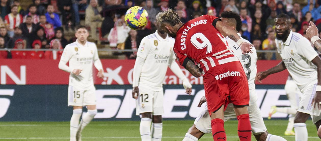 Taty Castellanos anota de cabeza el tercer gol del Girona ante Real Madrid.