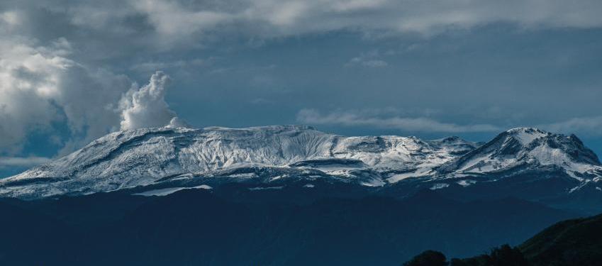 El volcán Nevado del Ruiz captado este miércoles