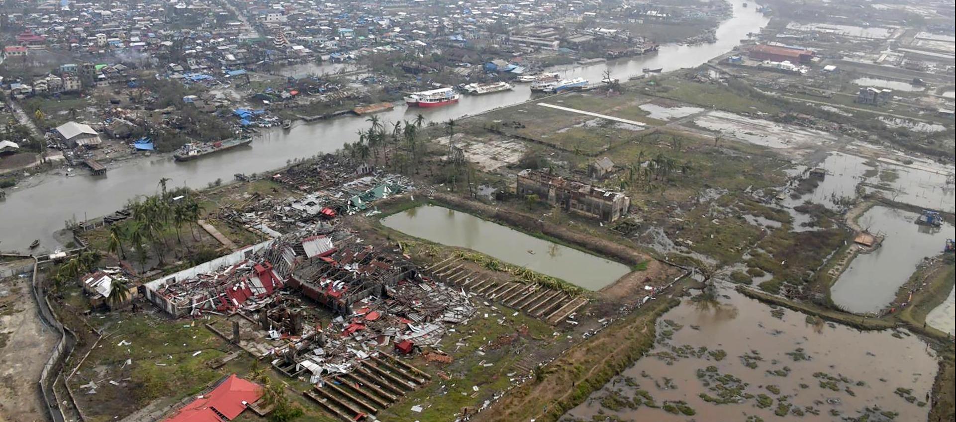 Vista aérea de la destrucción de Mynamar luego del paso dei ciclón 'Mocha'.