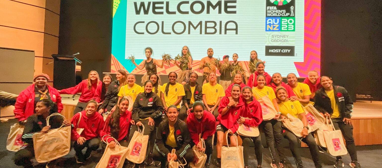 La Selección Colombia femenina durante el acto de bienvenida en Liverpool. 