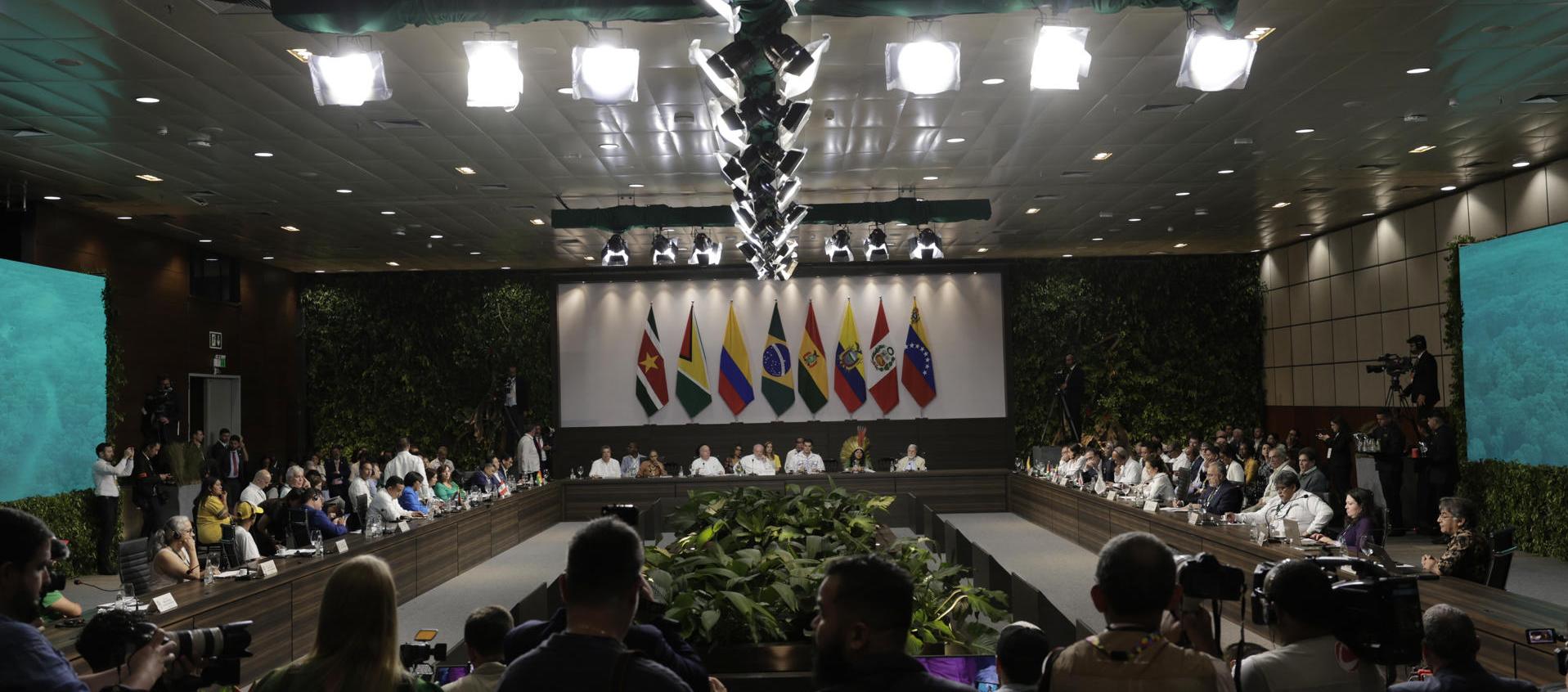 Sesión de apertura de la Cumbre Amazónica.