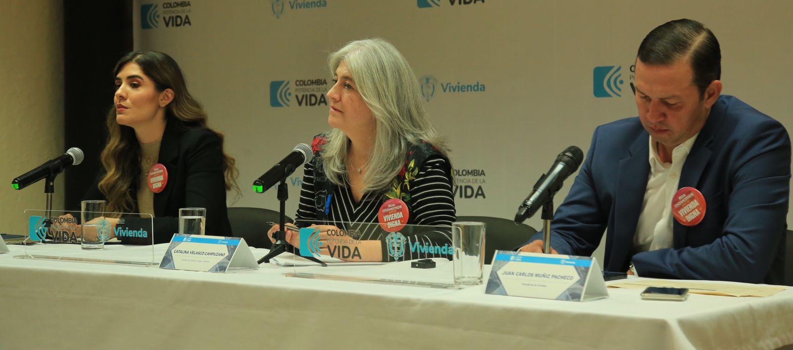  Laura Milena Roa Zeidán, Catalina Velasco Campuzano y Juan Carlos Muñiz Pacheco.