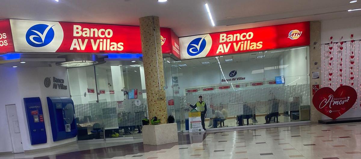 Sede asaltada del banco AV Villas.