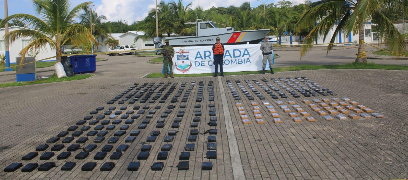 Uno de los más recientes golpes contra las drogas lo dio la Armada al decomisar cocaína en aguas del Mar Caribe avaluada en 11 millones de dóiares