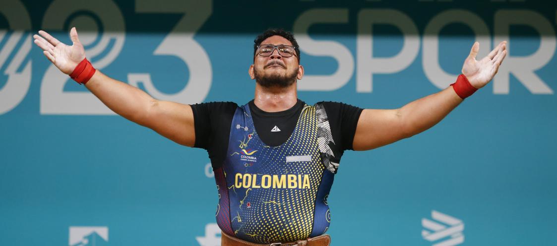Rafael Cerro celebra tras conquistar la medalla de oro en +102 kilogramos.