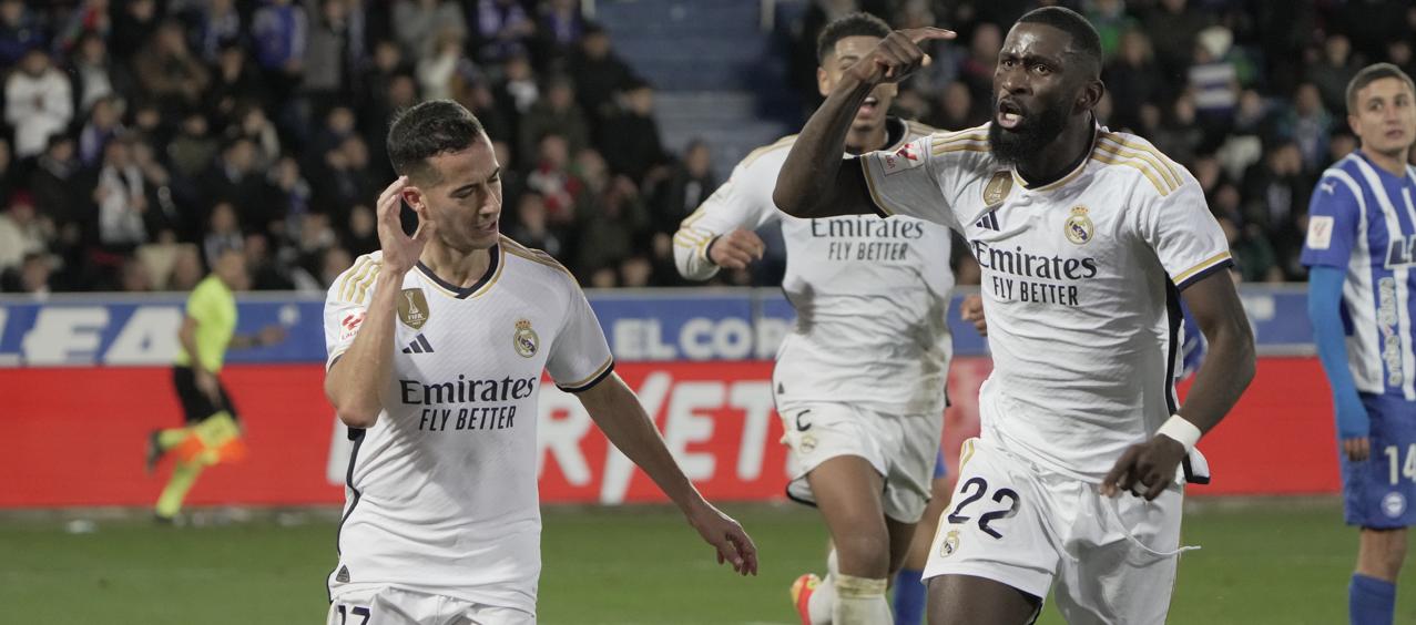 Lucas Vázquez celebra el gol que le dio el triunfo 1-0 al Real Madrid sobre Alavés. 