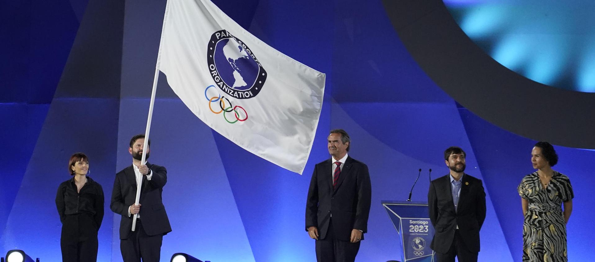 El día en que le entregaron la bandera de los Juegos a Barranquilla en Santiago de Chile. 