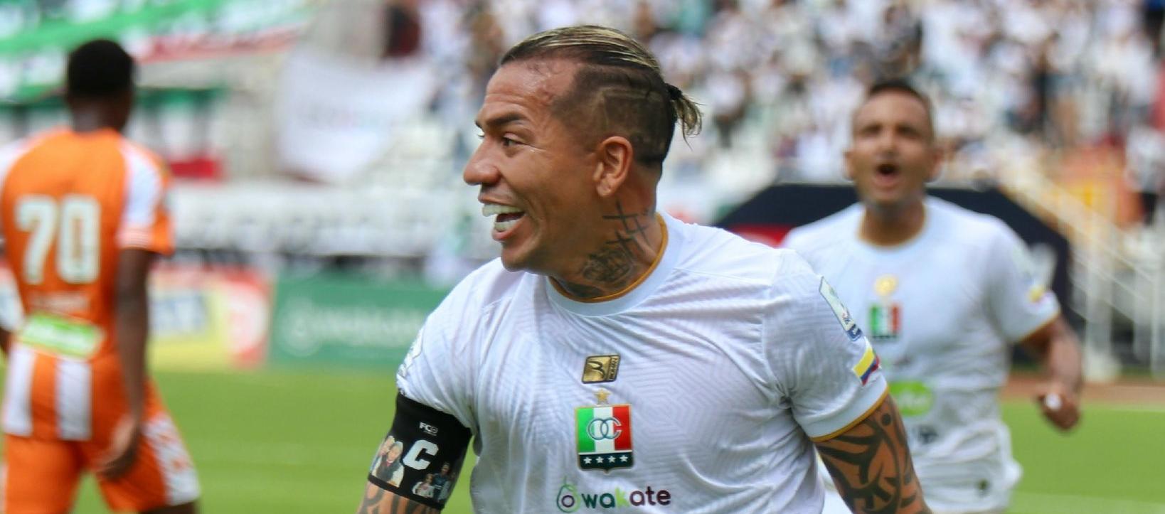  Dayro Moreno celebra tras marcar el gol con el que igualó el récord de Sergio Galván Rey. 