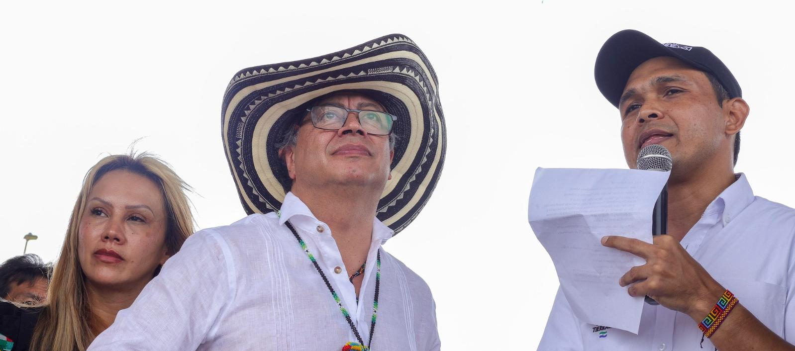 El Presidente Gustavo Petro y el alcalde de Tierralta, David Contreras.