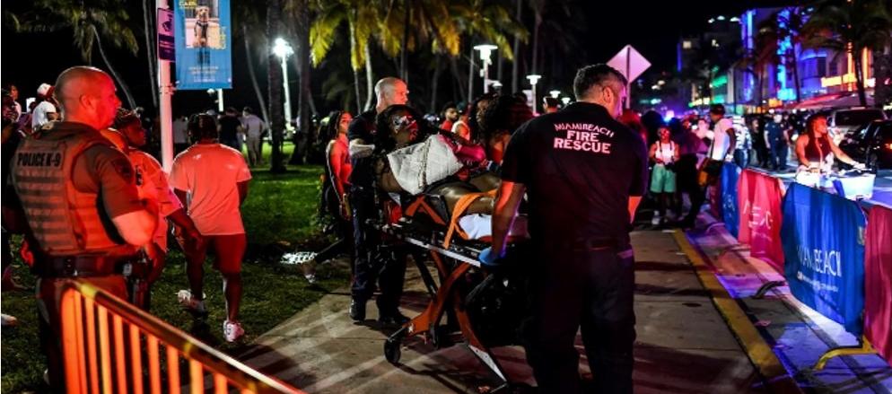 La Policía en operativos de control en Miami Beach