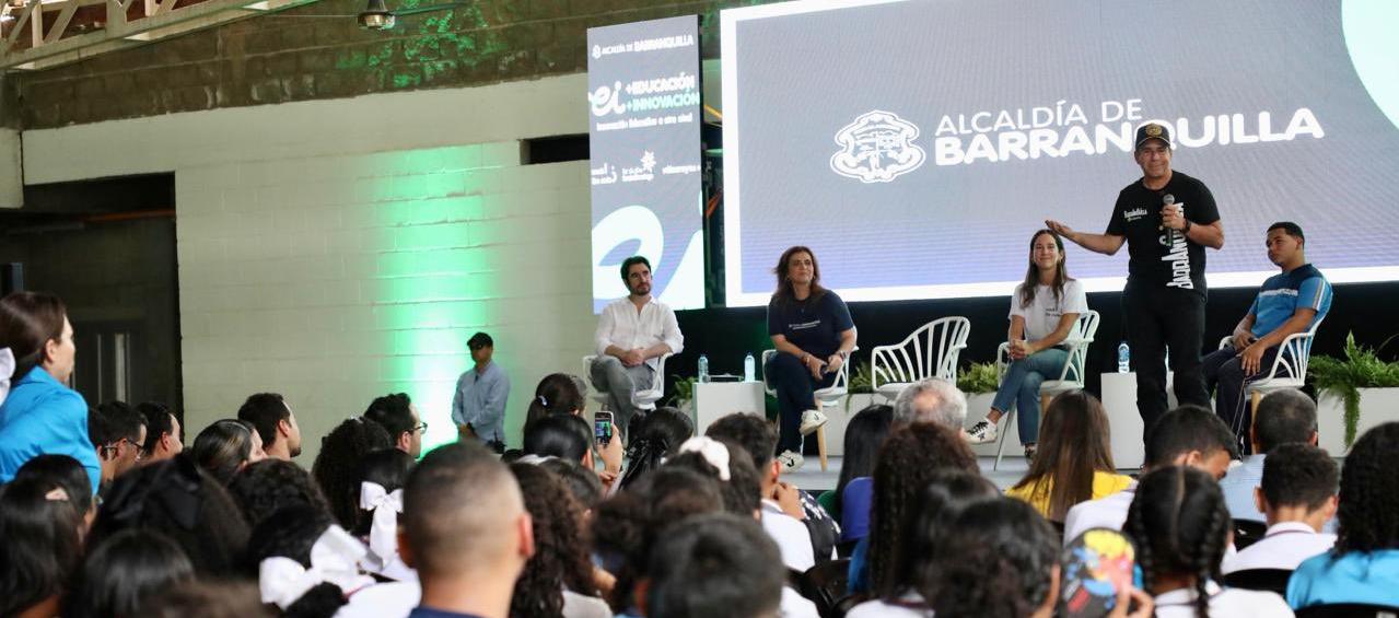 El alcalde Alejandro Char lanzó el programa ‘Más educación, más innovación’.