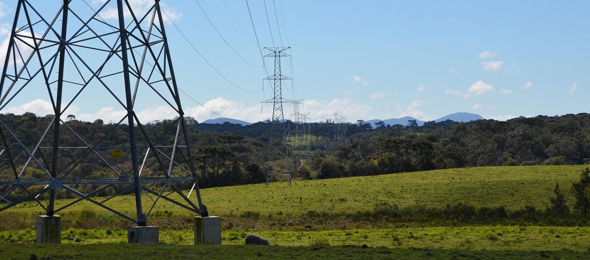 Ecuador vive la peor de la crisis por energía eléctrica con cortes diarios de luz