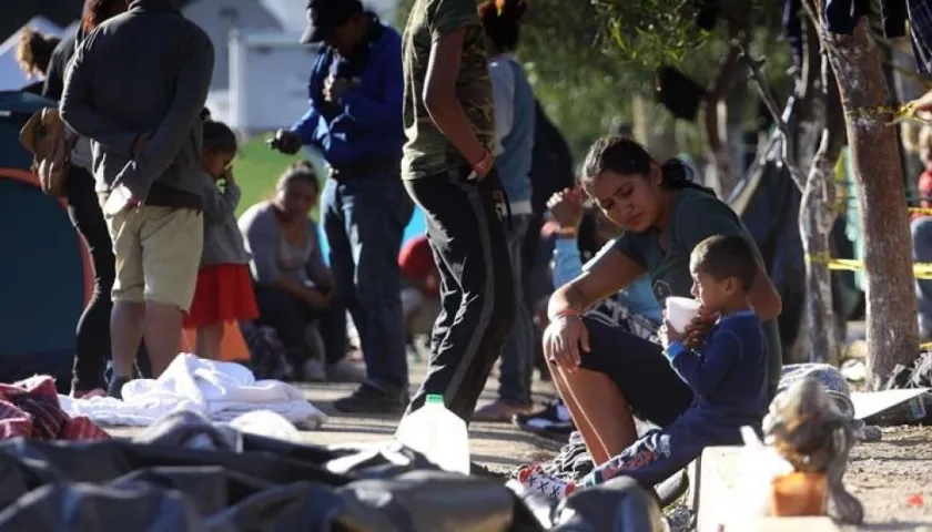 México deportó 98 migrantes que protagonizaron trifulca en frontera con EE.UU.