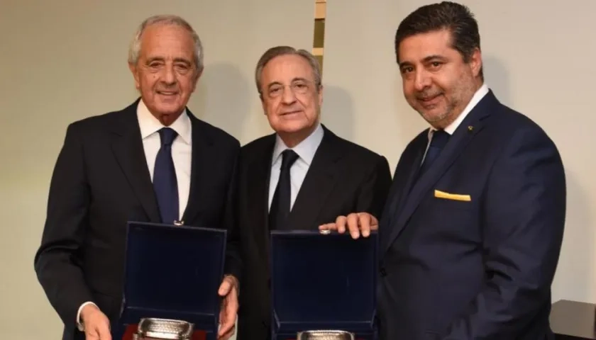 Rodolfo D'Onofrio, Florentino Pérez y Daniel Angelici.