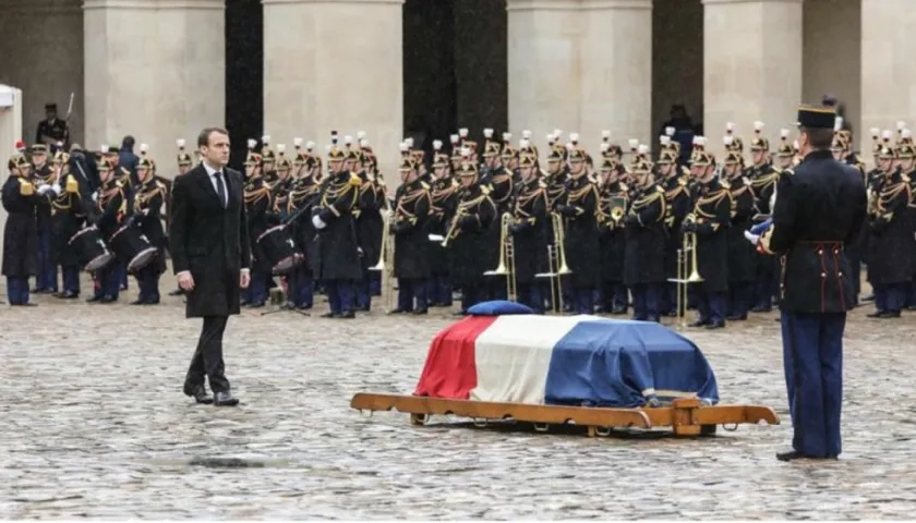 El presidente francés, Emmanuel Macron, durante el homenaje en honor de Arnaud Beltrame.