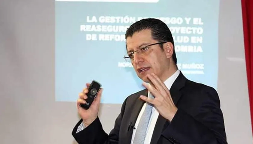 Exsuperintendente Nacional de Salud, Norman Julio Muñoz Muñoz