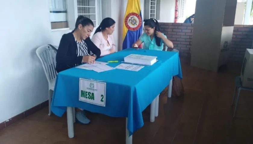 Puesto de votación en El Amparo, Venezuela.