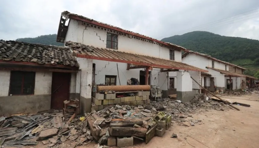 Un edificio derrumbado en la provincia de Yunnan después de un terremoto de 5,9 grados de magnitud.