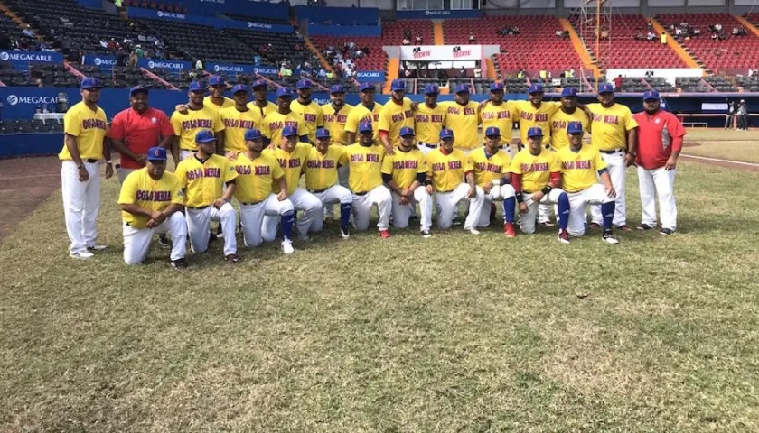 El equipo de Caimanes que participa en la Serie Latinoamericana.
