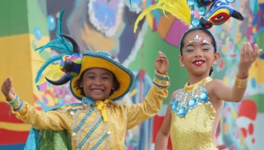 Isaac Molina y Sharielle López, reyes infantiles de la comparsa 'Torito en Carnaval'.