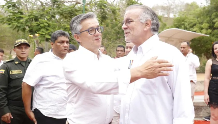 El viceministro de Turismo, Juan Pablo Franky, y acompañado por el Gobernador del Atlántico, Eduardo Verano de la Rosa