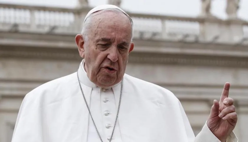 Papa Francisco pidió a los peluqueros no ceder a la tentación del chismorreo.