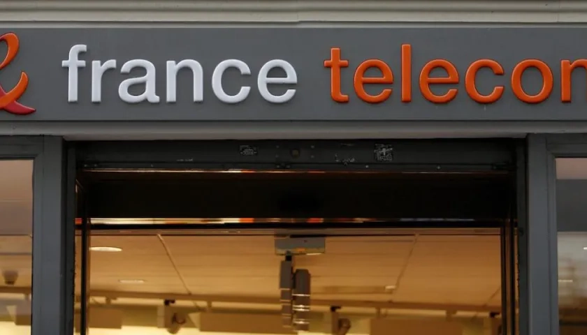 Vista del logo del operador France Télécom en París, Francia
