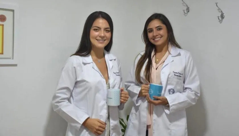 Las neurosicólogas María Fernanda Maya y Daniela Donoso García.